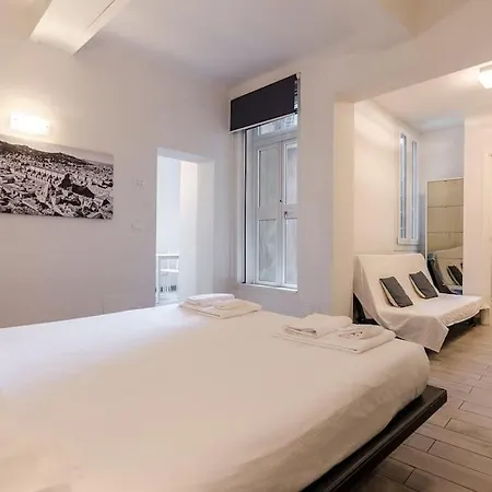 Arienti Apartment, In The Historical Center *