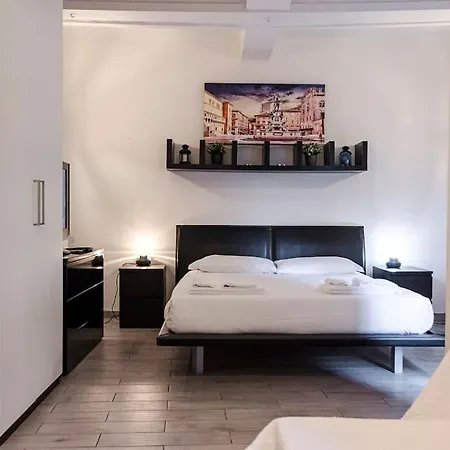 Lejlighed Arienti Apartment, In The Historical Center *